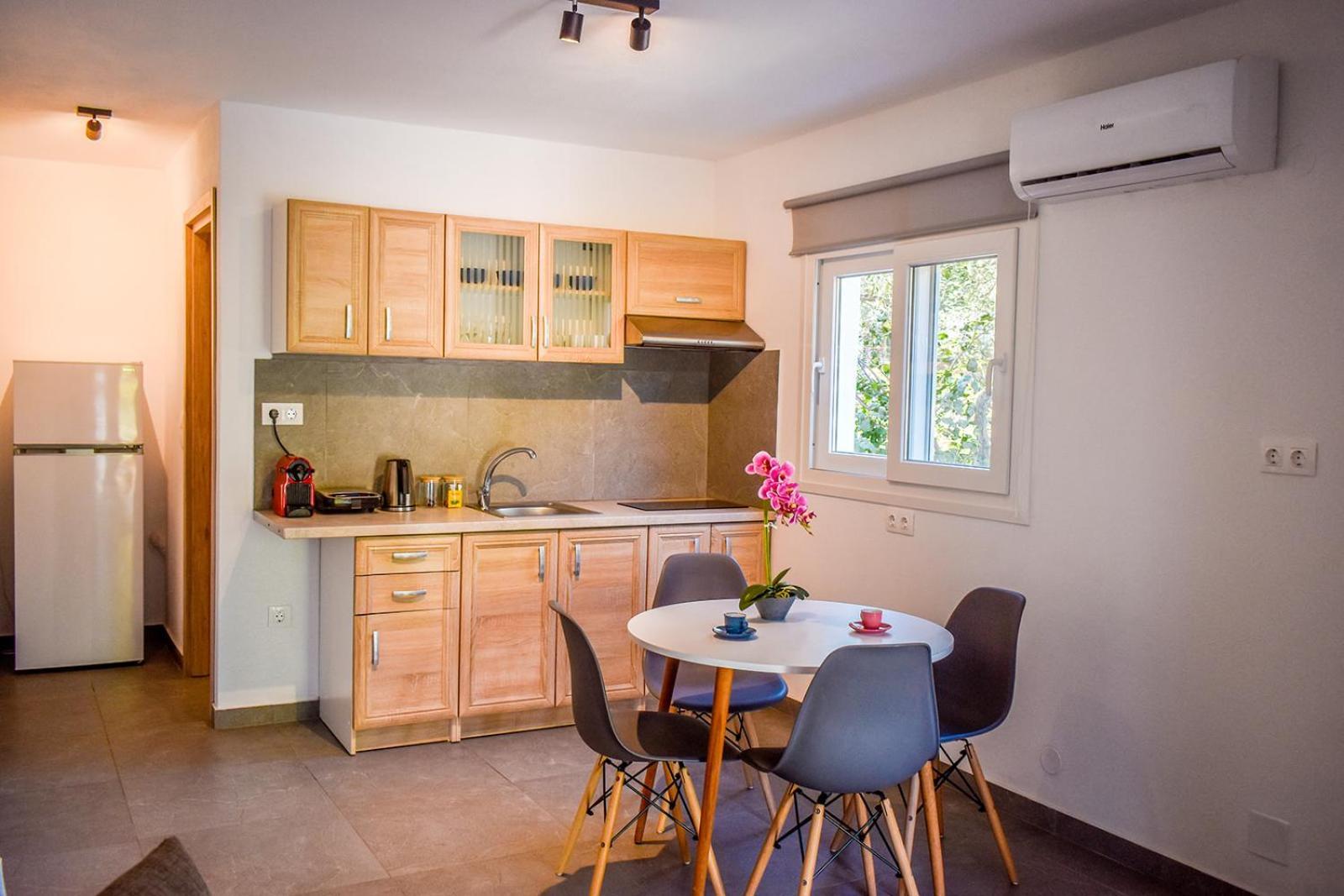 Ktima Holiday House Skiathos Town Ngoại thất bức ảnh