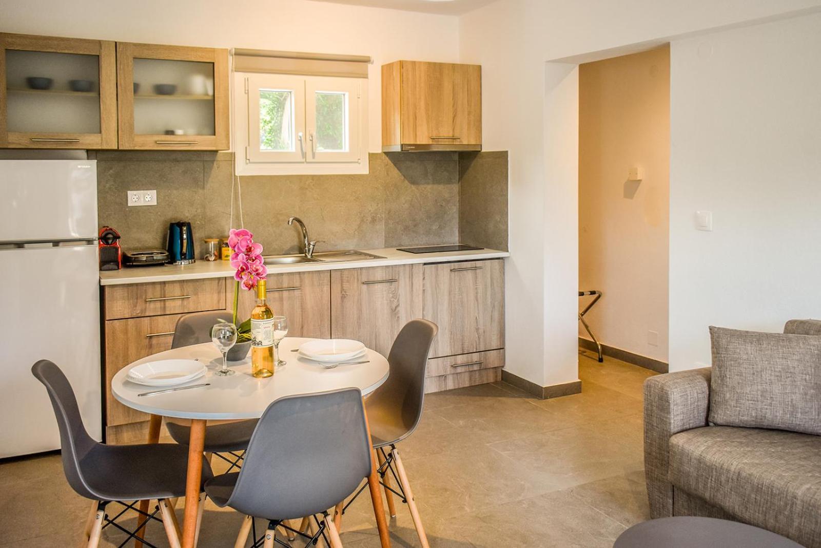 Ktima Holiday House Skiathos Town Ngoại thất bức ảnh